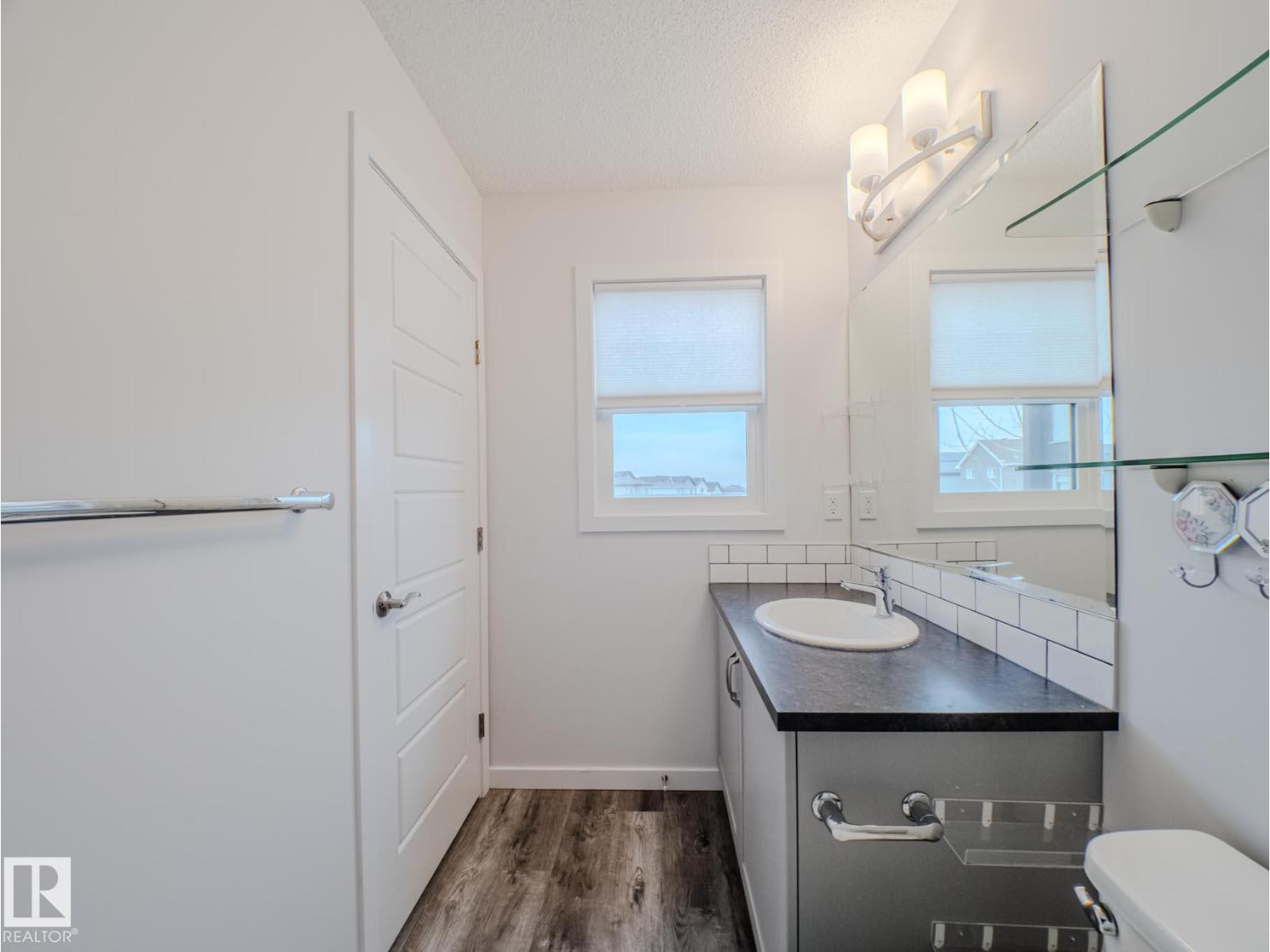 21007 130 AV NW, Edmonton