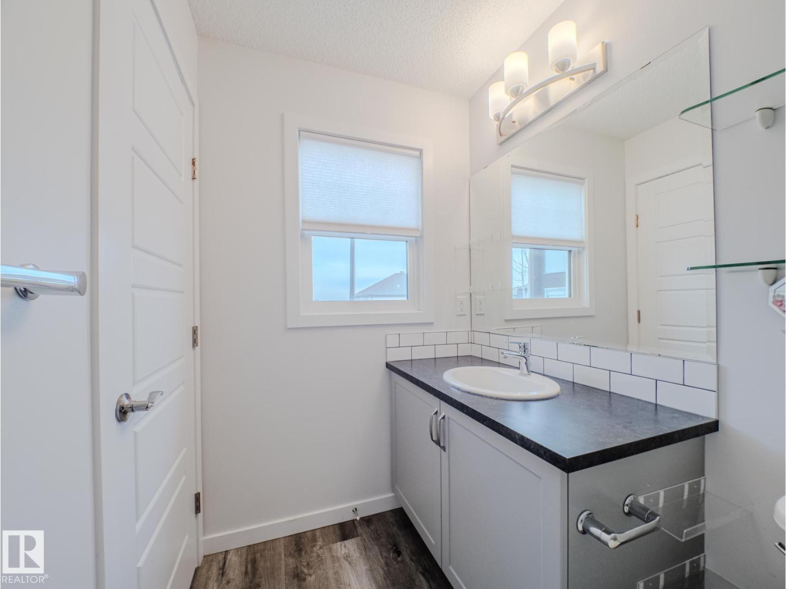 21007 130 AV NW, Edmonton