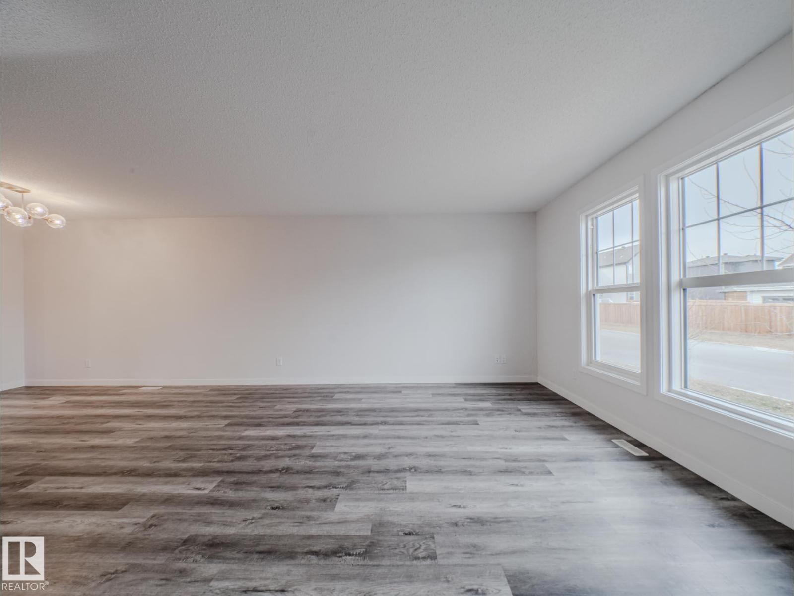 21007 130 AV NW, Edmonton