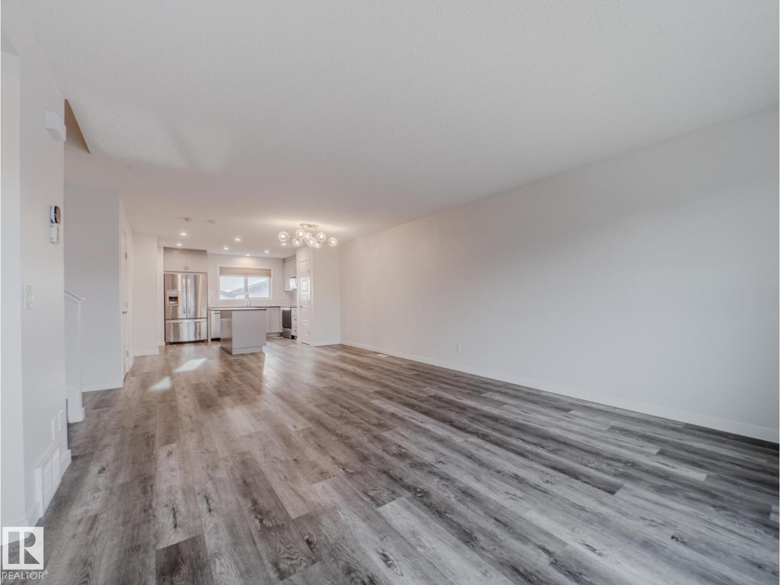 21007 130 AV NW, Edmonton