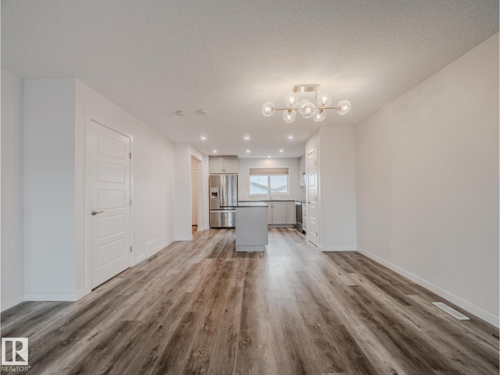 21007 130 AV NW, Edmonton