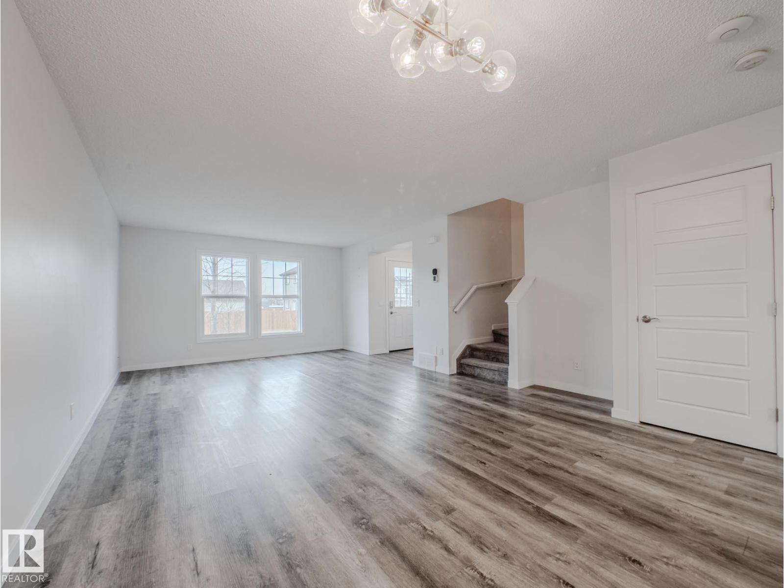 21007 130 AV NW, Edmonton