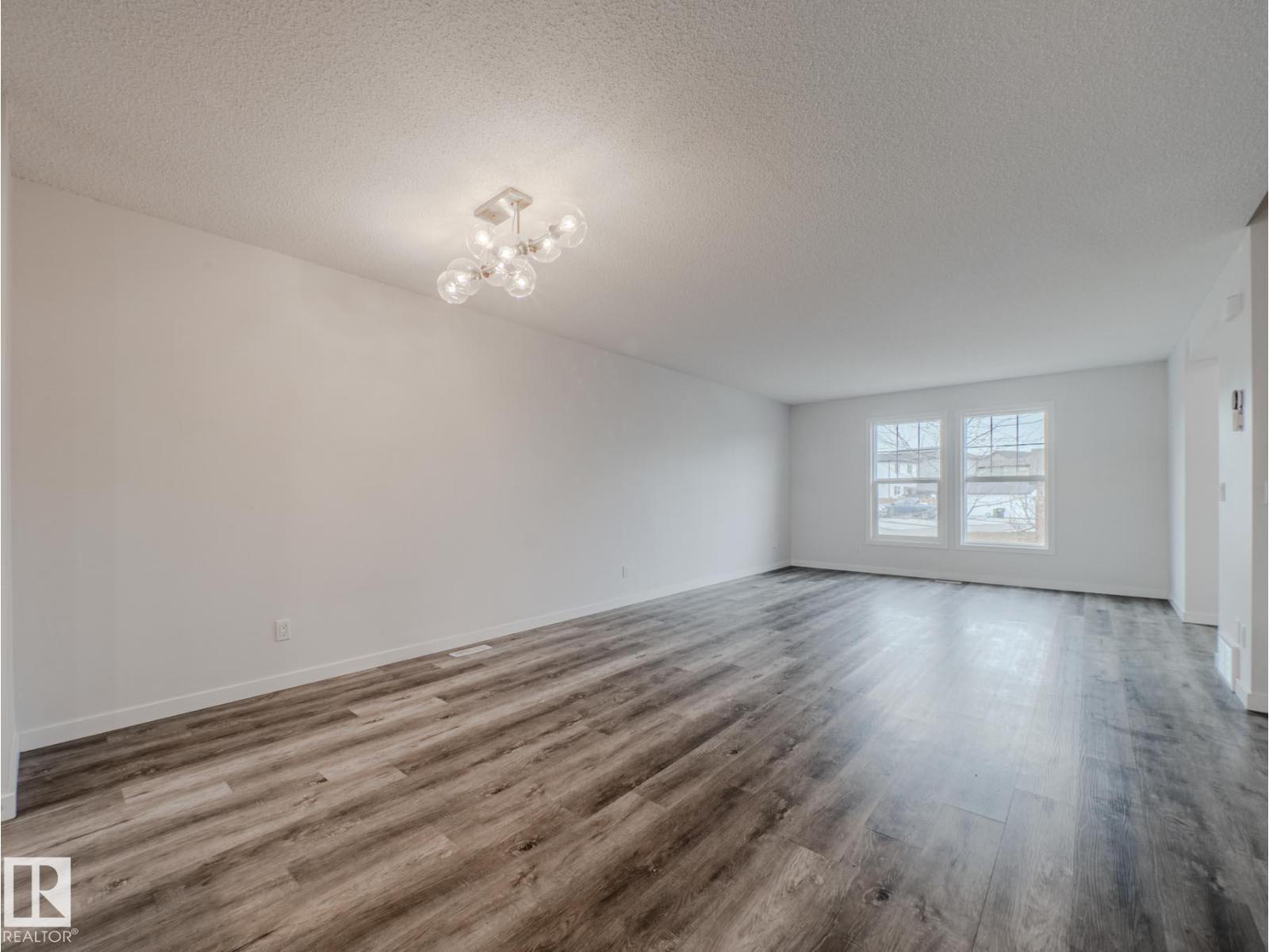 21007 130 AV NW, Edmonton