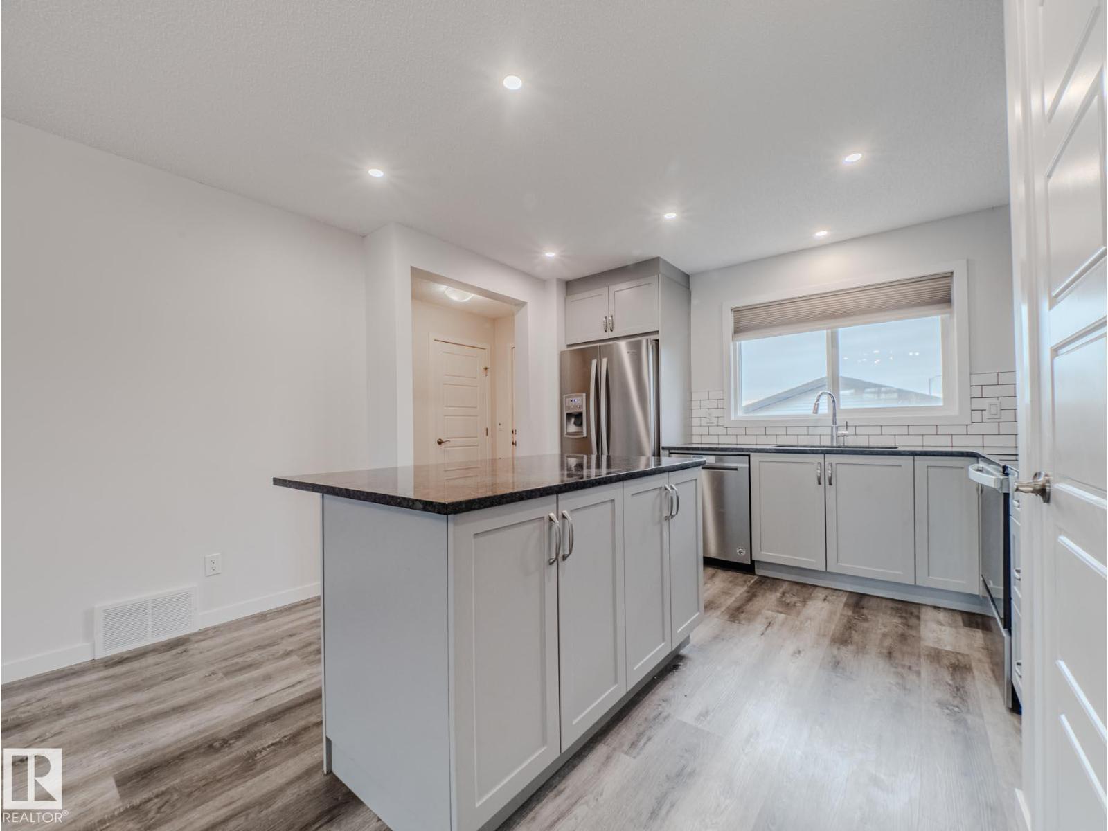 21007 130 AV NW, Edmonton