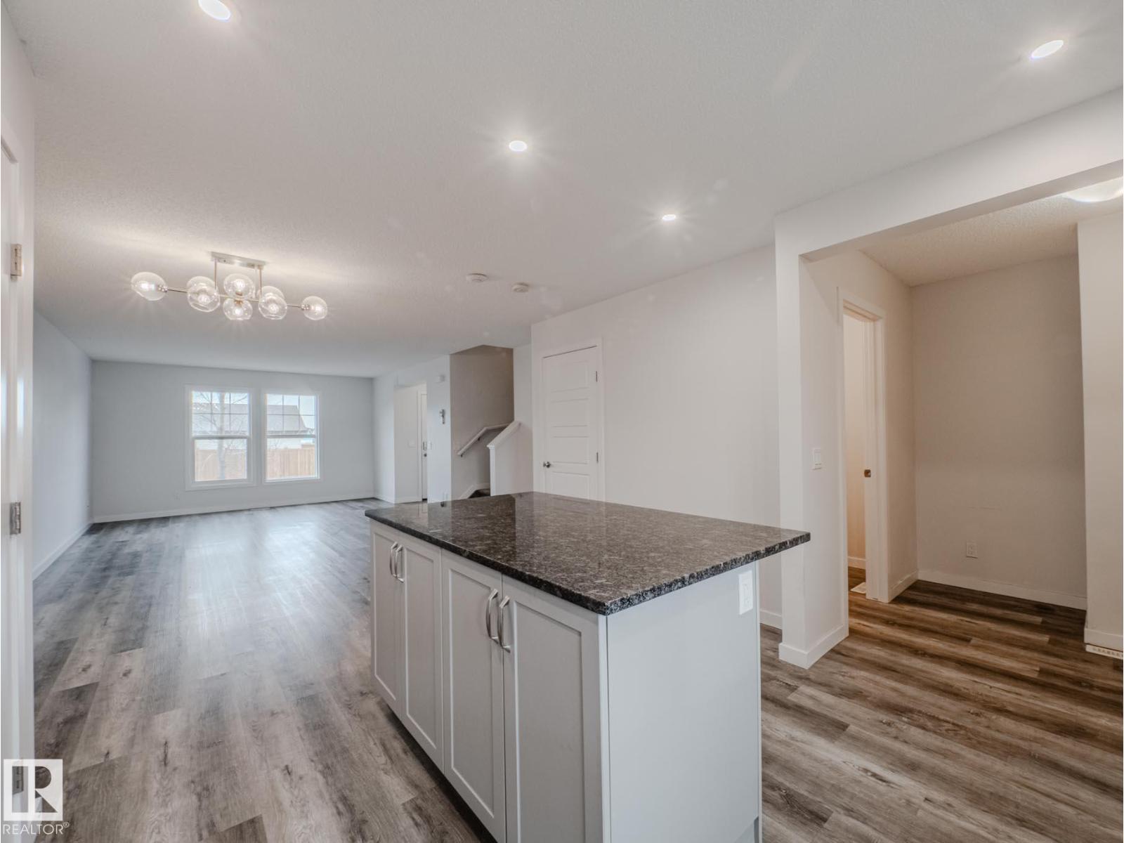 21007 130 AV NW, Edmonton