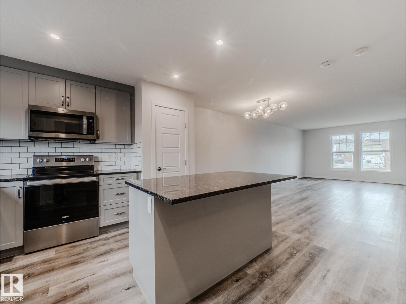 21007 130 AV NW, Edmonton