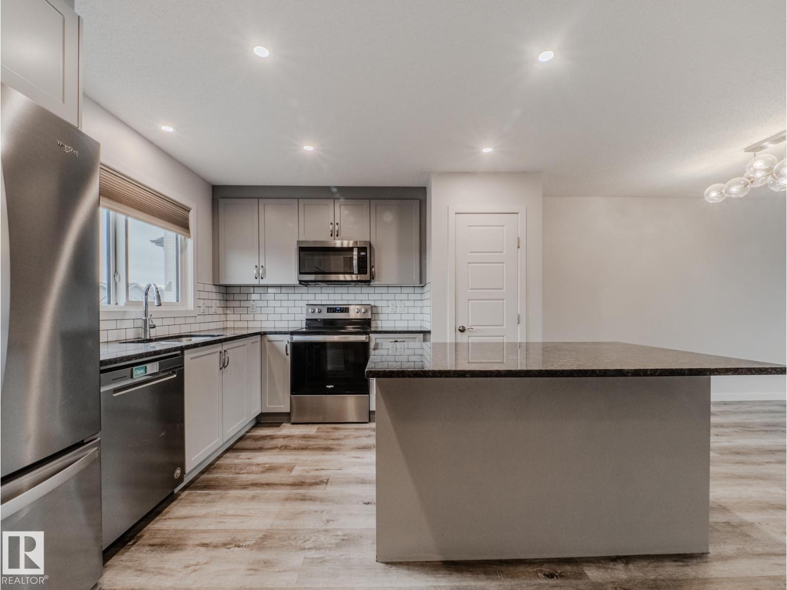 21007 130 AV NW, Edmonton