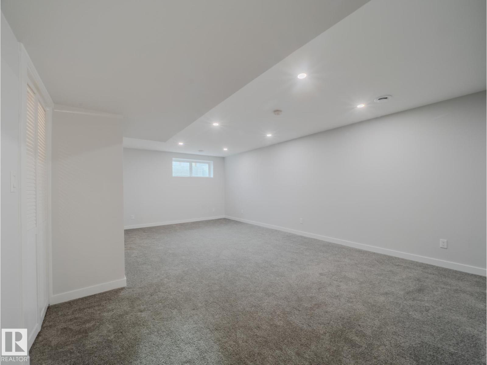 21007 130 AV NW, Edmonton