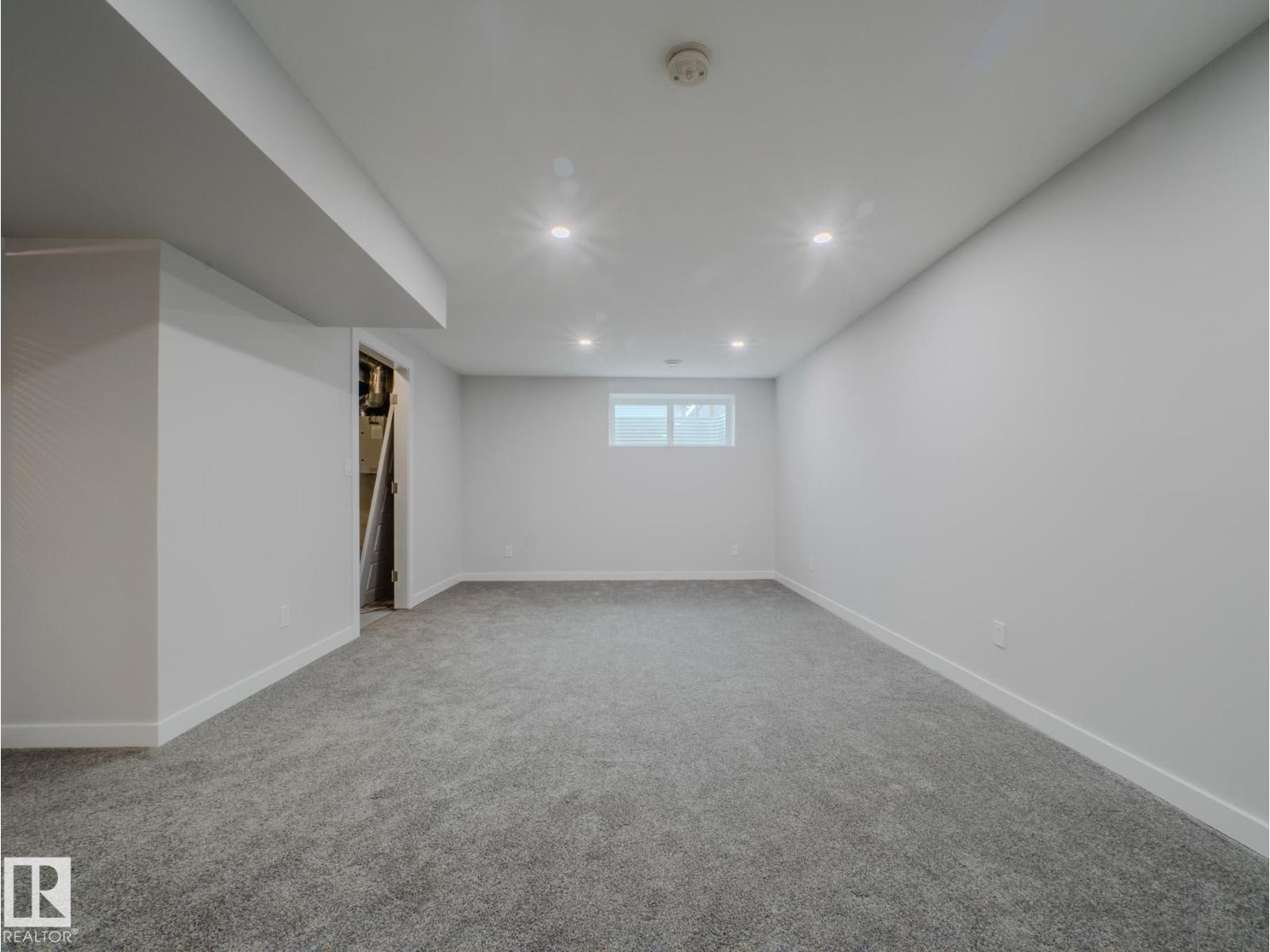 21007 130 AV NW, Edmonton