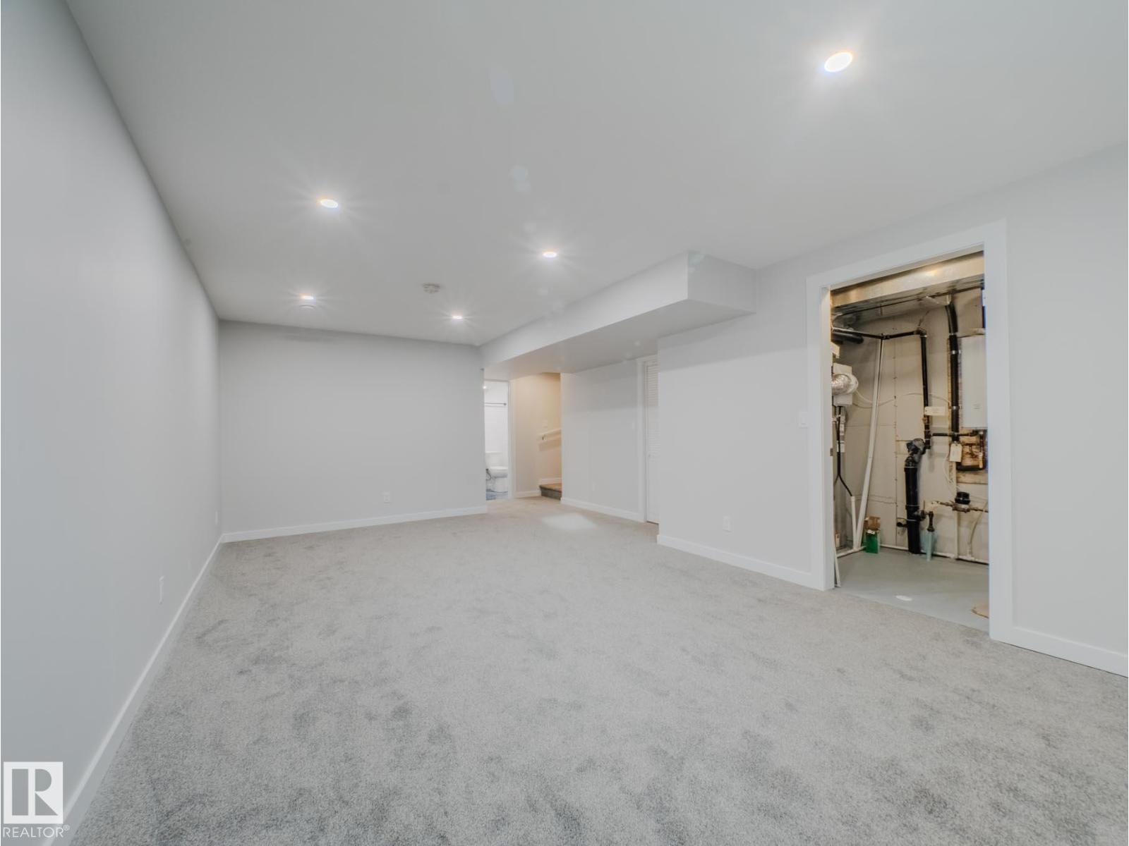 21007 130 AV NW, Edmonton