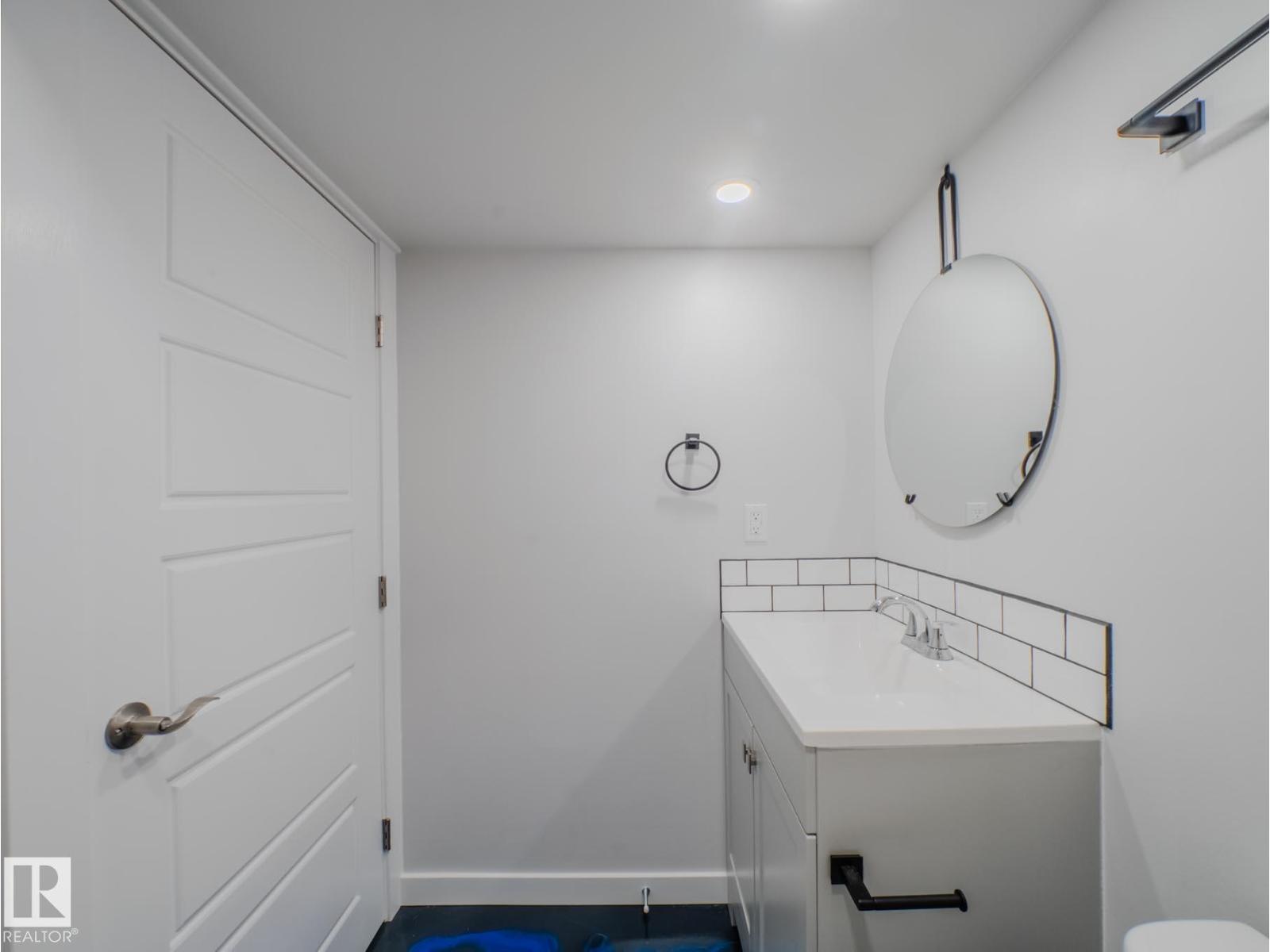 21007 130 AV NW, Edmonton