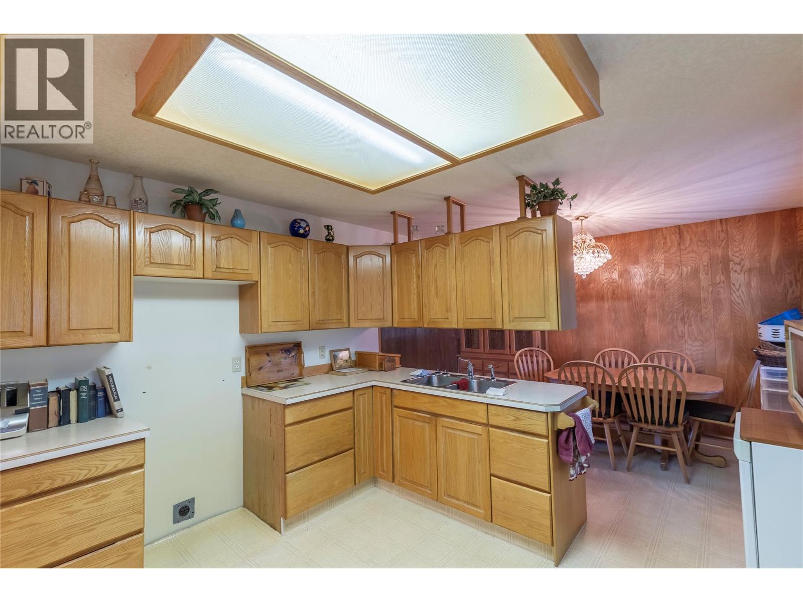  2619 Lakeshore Road, Vernon