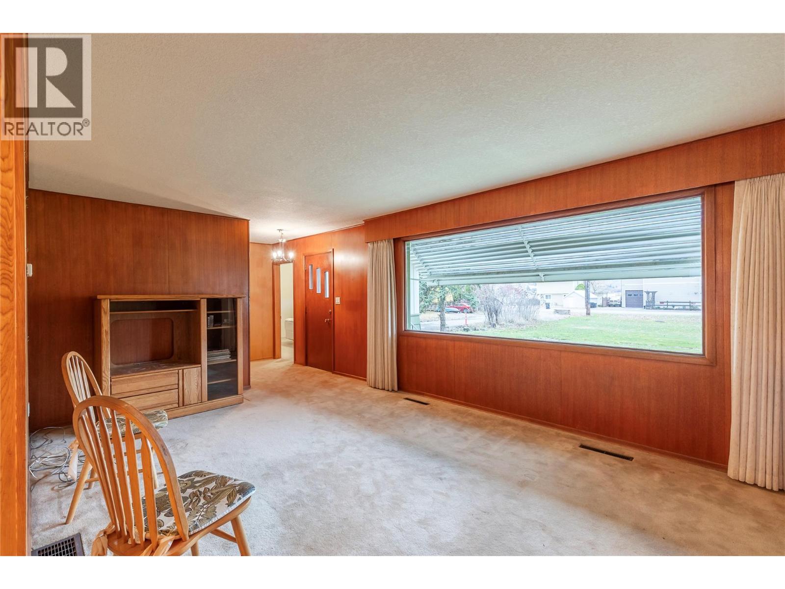  2619 Lakeshore Road, Vernon