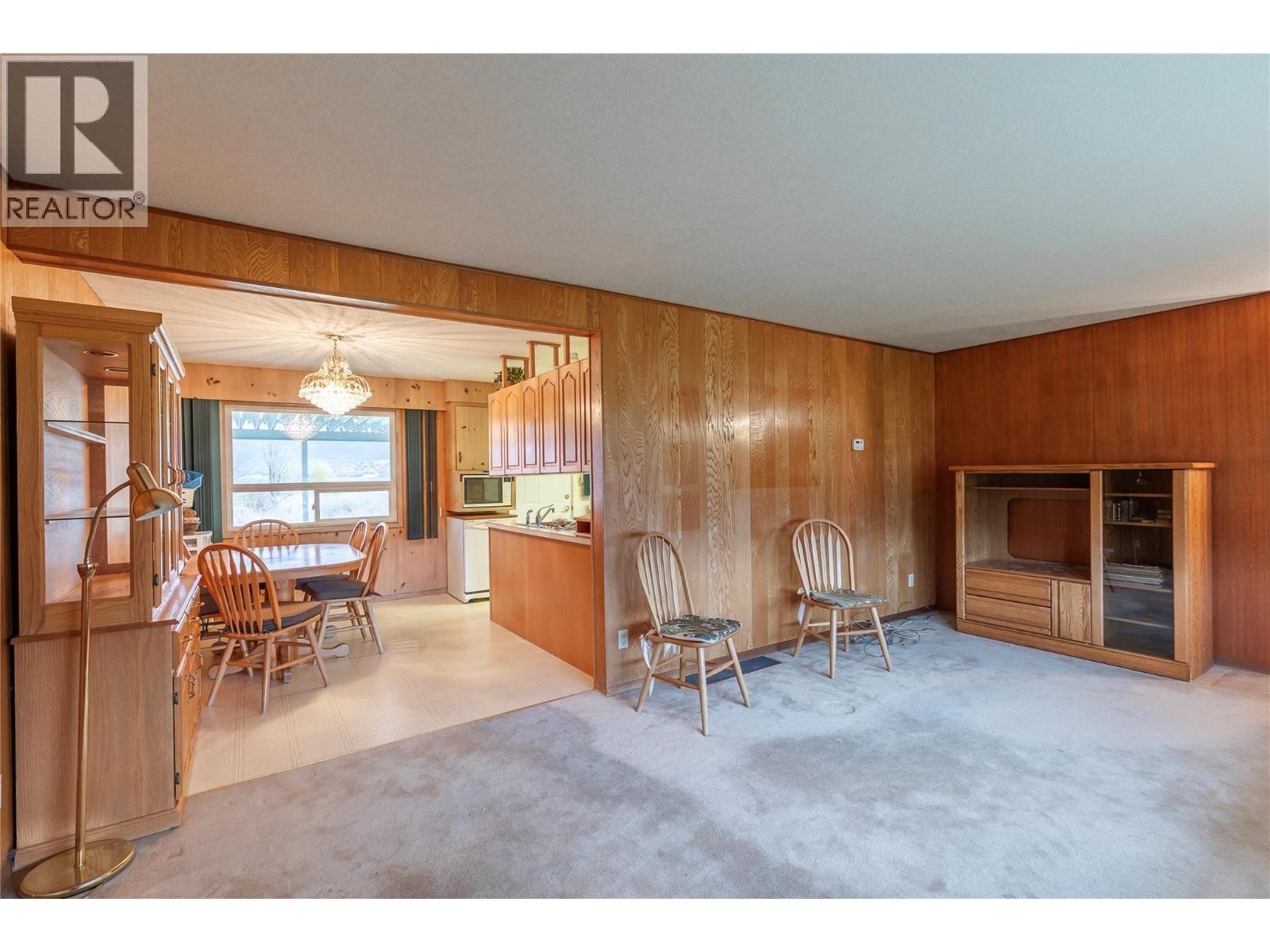  2619 Lakeshore Road, Vernon