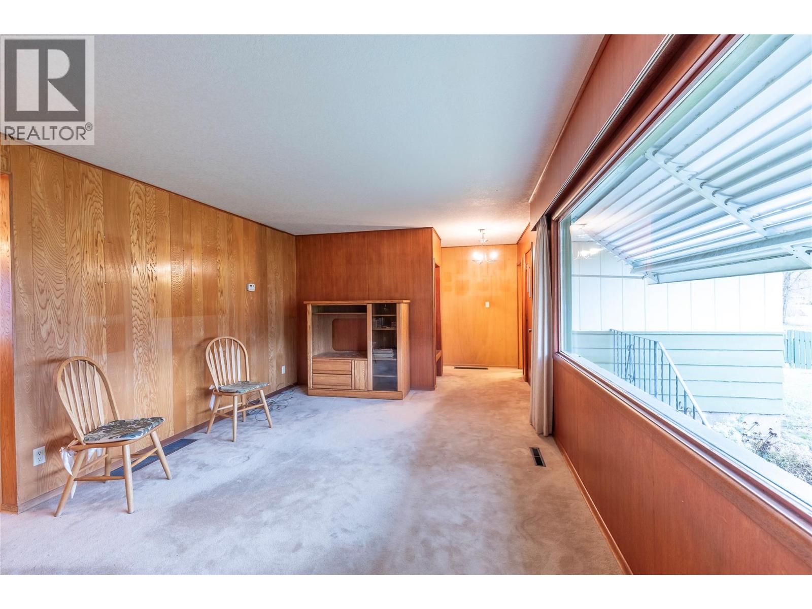  2619 Lakeshore Road, Vernon