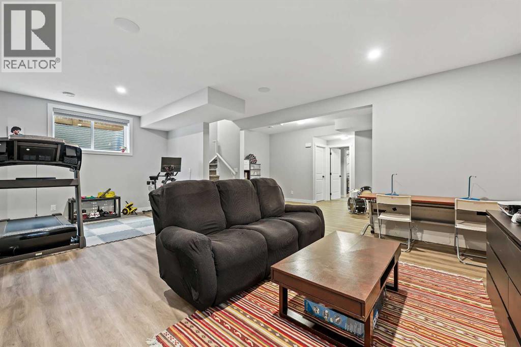 Single Family House for Sale in  Coach Ridge Point SW Coach Hill Calgary 