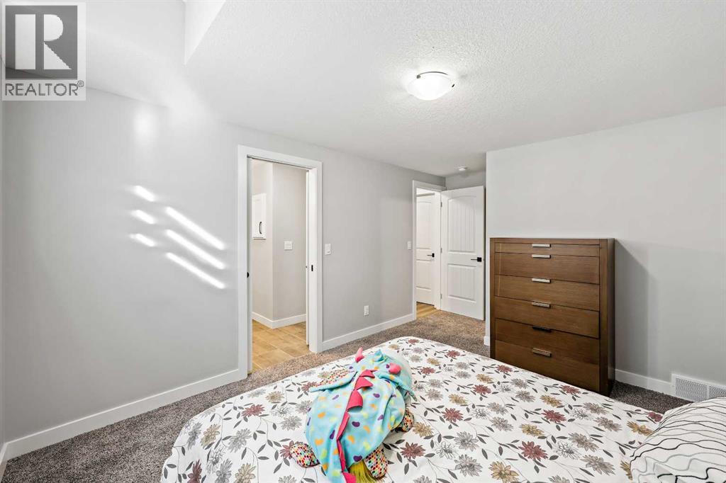 Single Family House for Sale in  Coach Ridge Point SW Coach Hill Calgary 