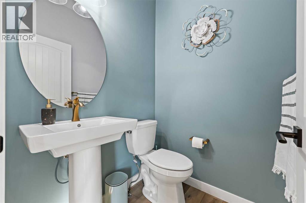 34 Coach Ridge Point SW, Calgary, Alberta