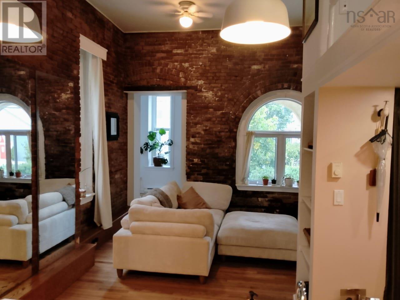 Property 8 of 28 of 2128 Brunswick Street