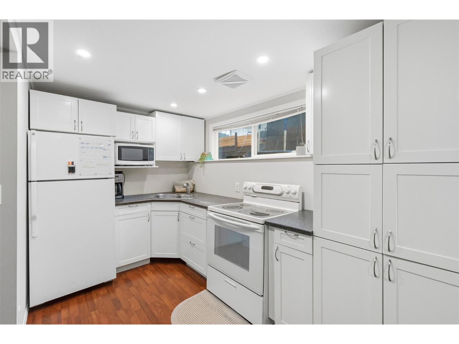  98 Dauphin Avenue, Penticton