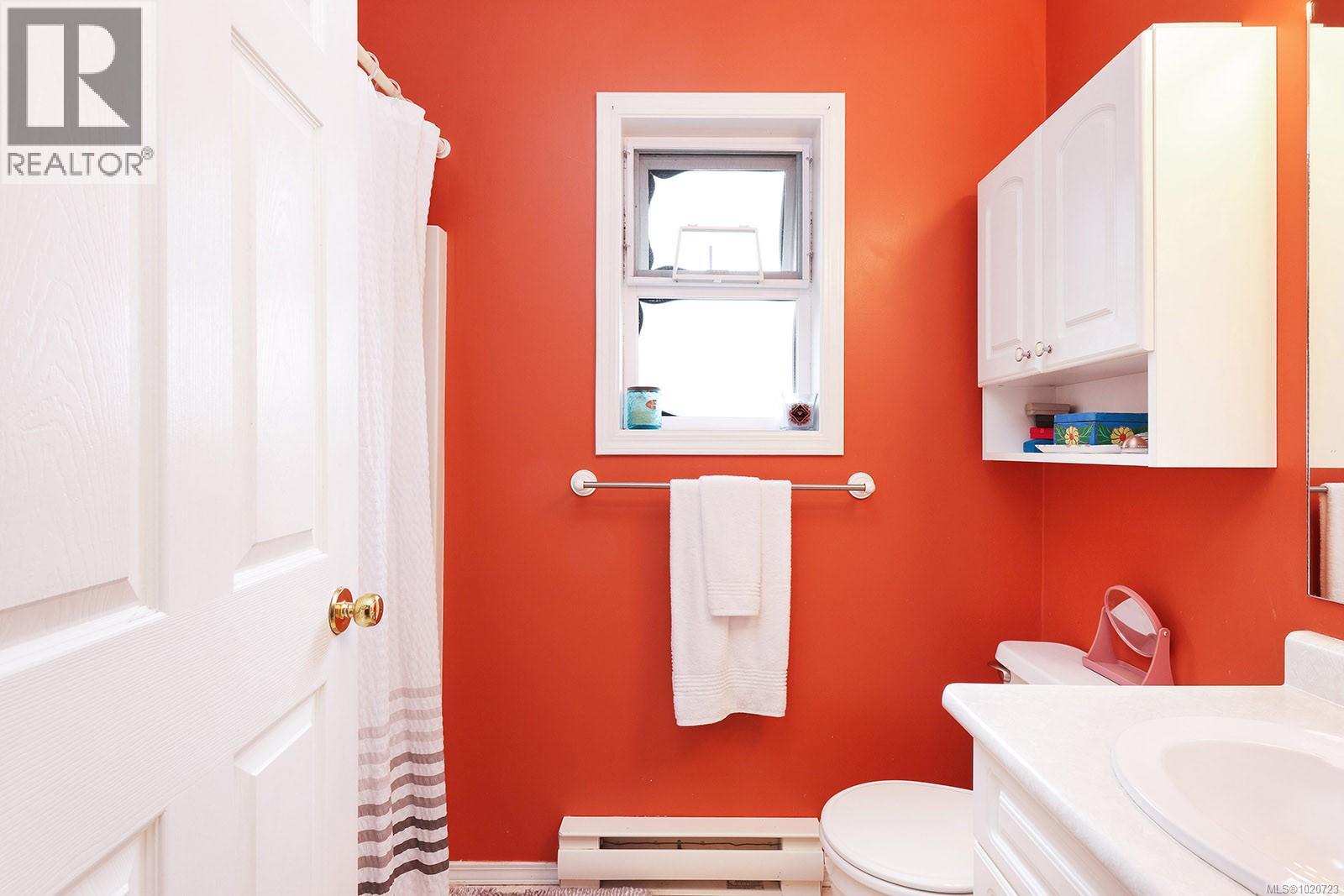 2225 Heron Cres, Comox