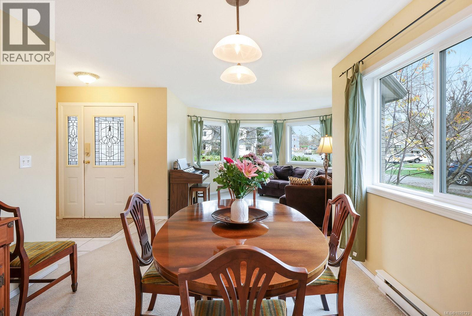 2225 Heron Cres, Comox