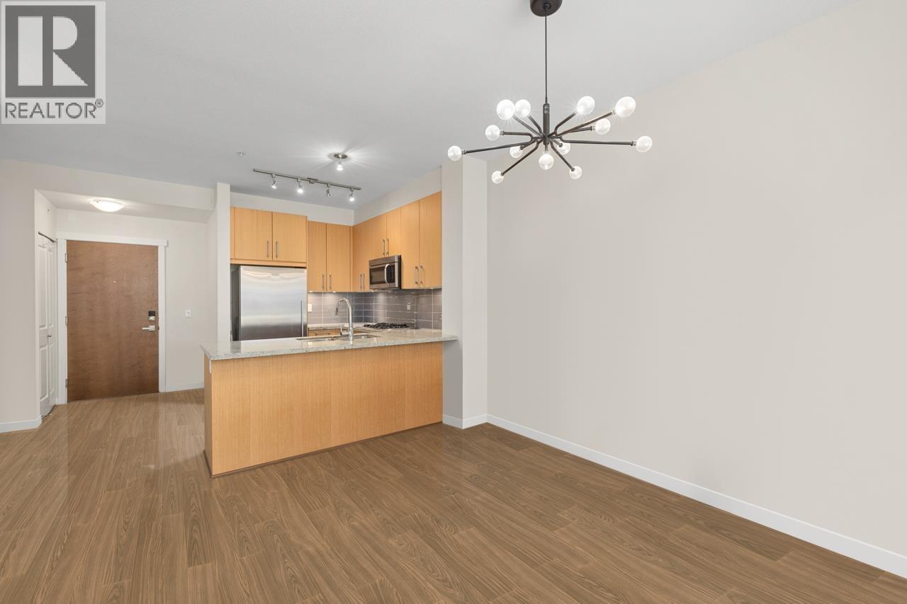 304 139 W 22ND STREET, North Vancouver