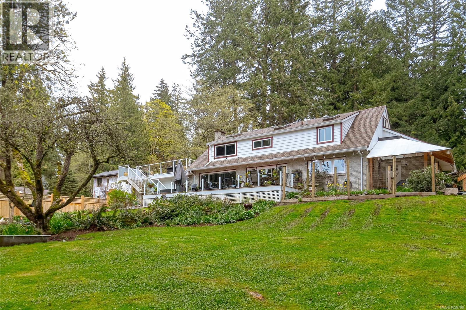 5182 Santa Clara Ave, Saanich