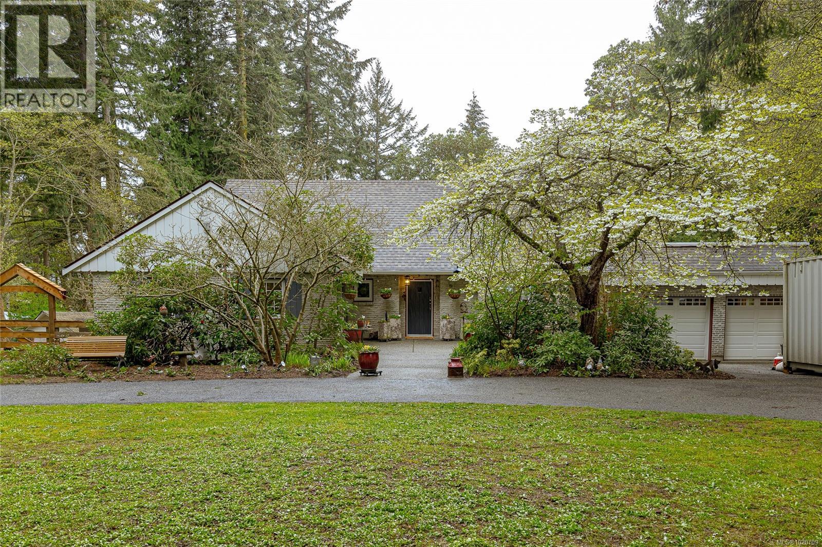 5182 Santa Clara Ave, Saanich