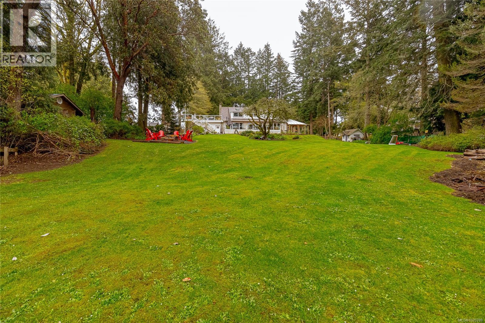 5182 Santa Clara Ave, Saanich