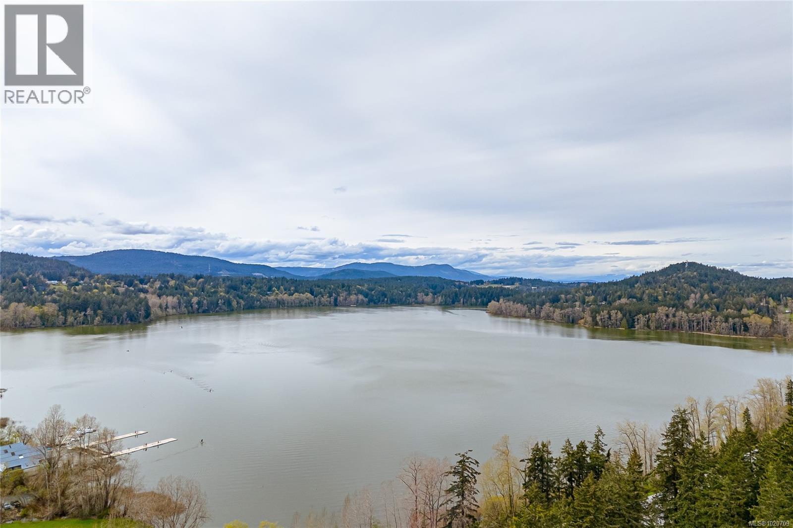 5182 Santa Clara Ave, Saanich