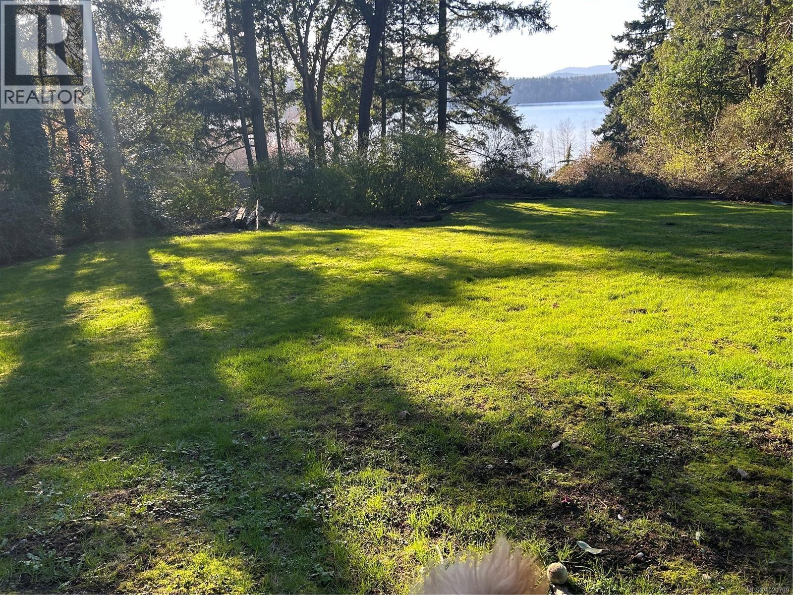 5182 Santa Clara Ave, Saanich