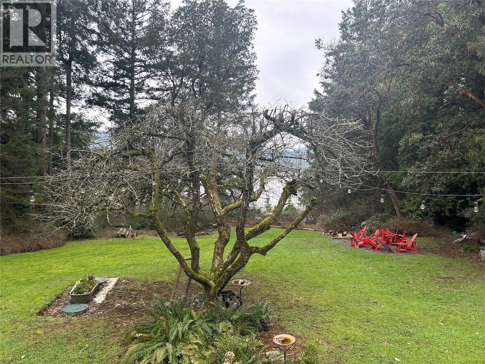 5182 Santa Clara Ave, Saanich