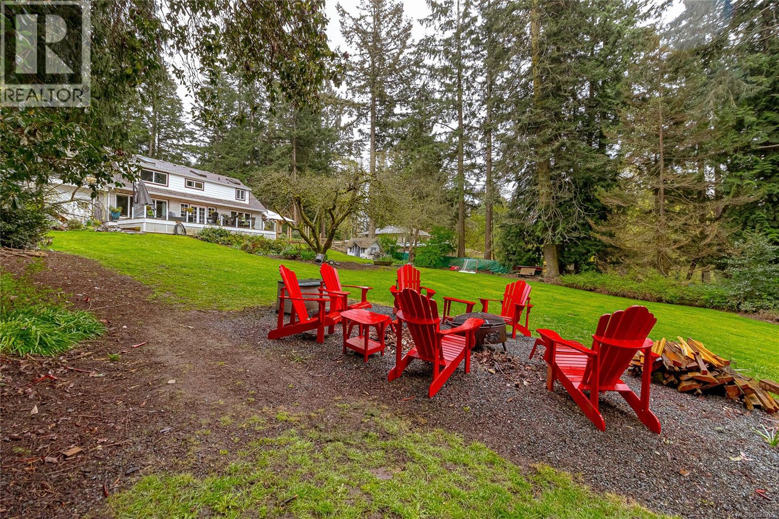 5182 Santa Clara Ave, Saanich