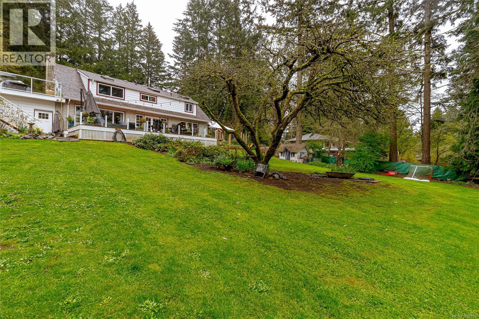 5182 Santa Clara Ave, Saanich