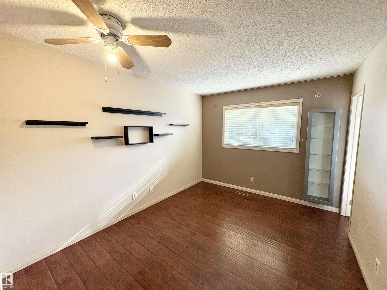 12231 44 ST NW NW, Edmonton