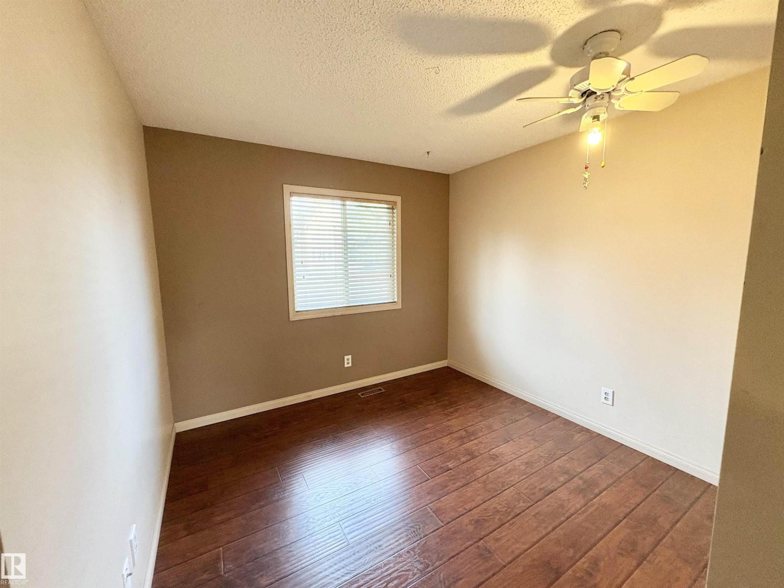 12231 44 ST NW NW, Edmonton