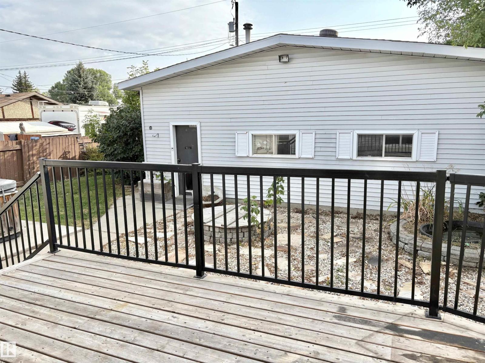 12231 44 ST NW NW, Edmonton