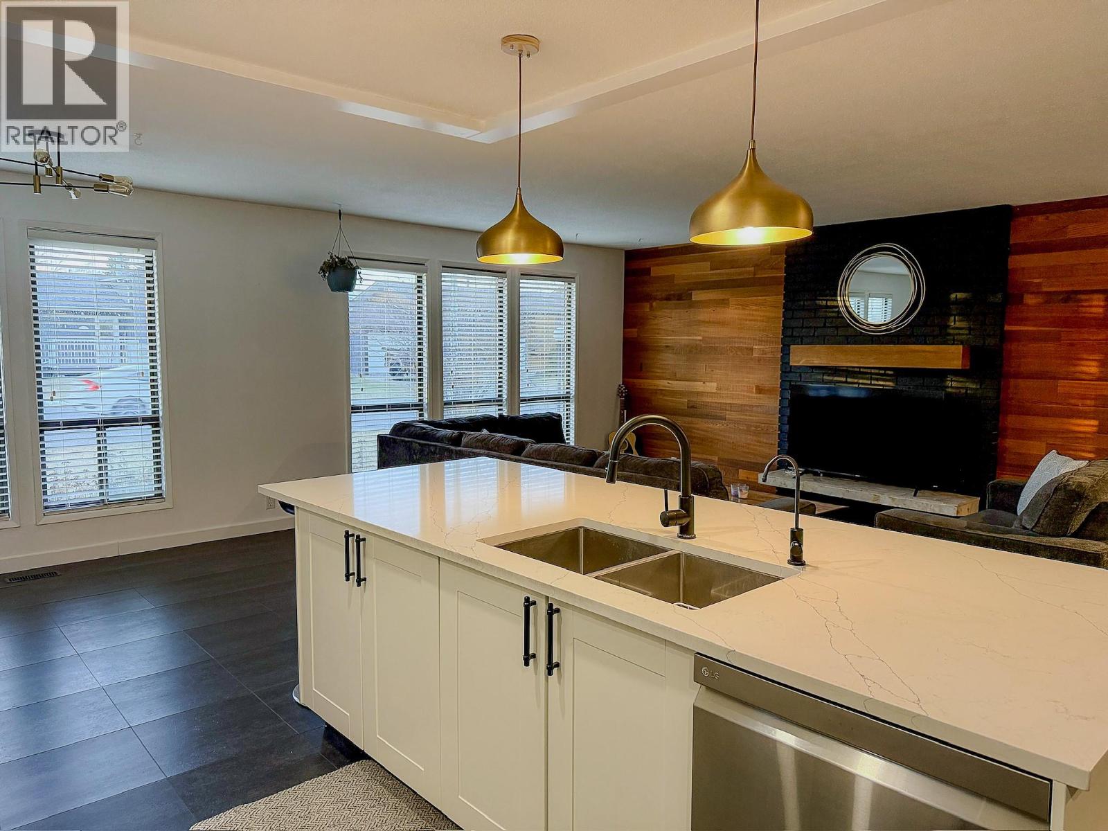 10728 18 Street, Dawson Creek