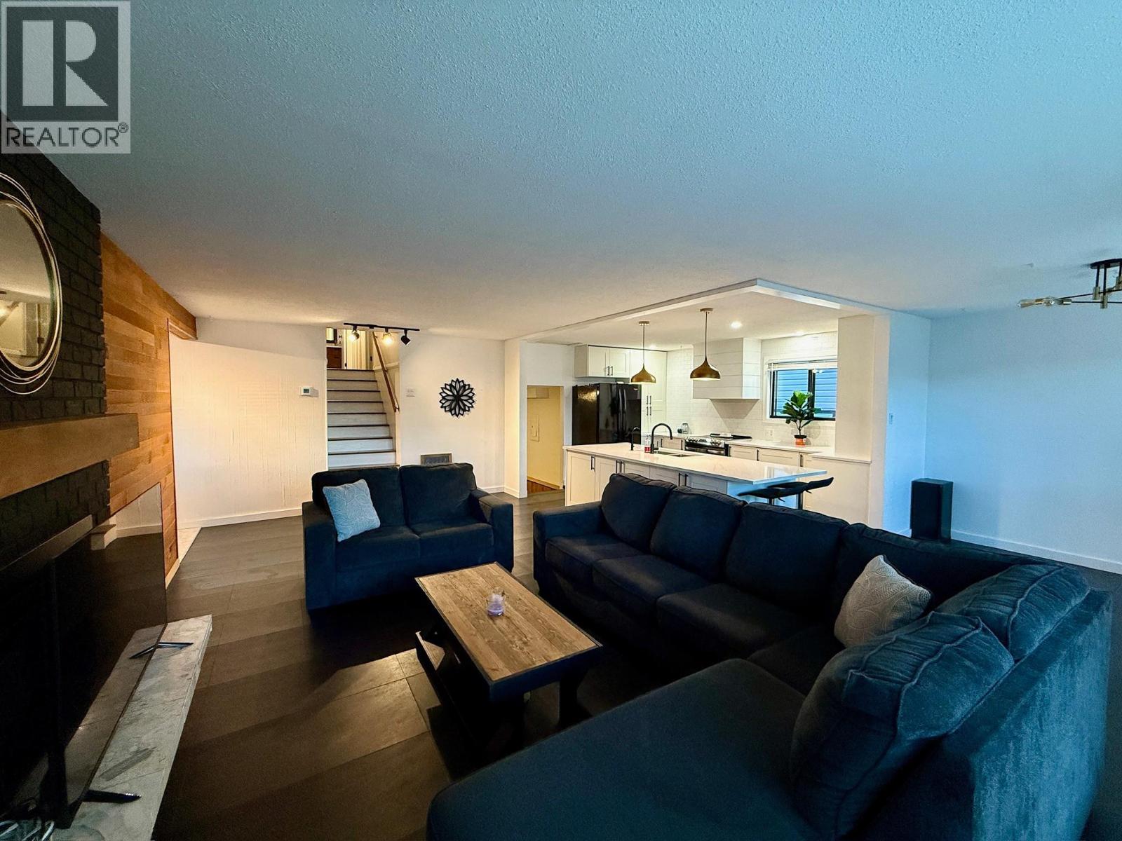 10728 18 Street, Dawson Creek