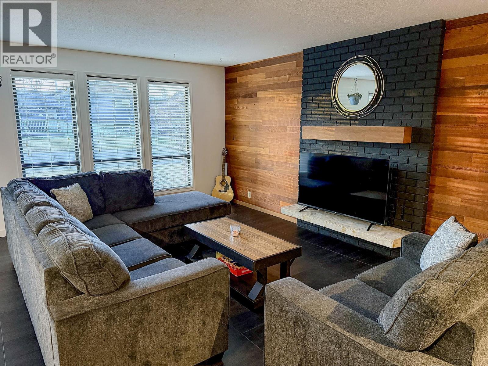 10728 18 Street, Dawson Creek