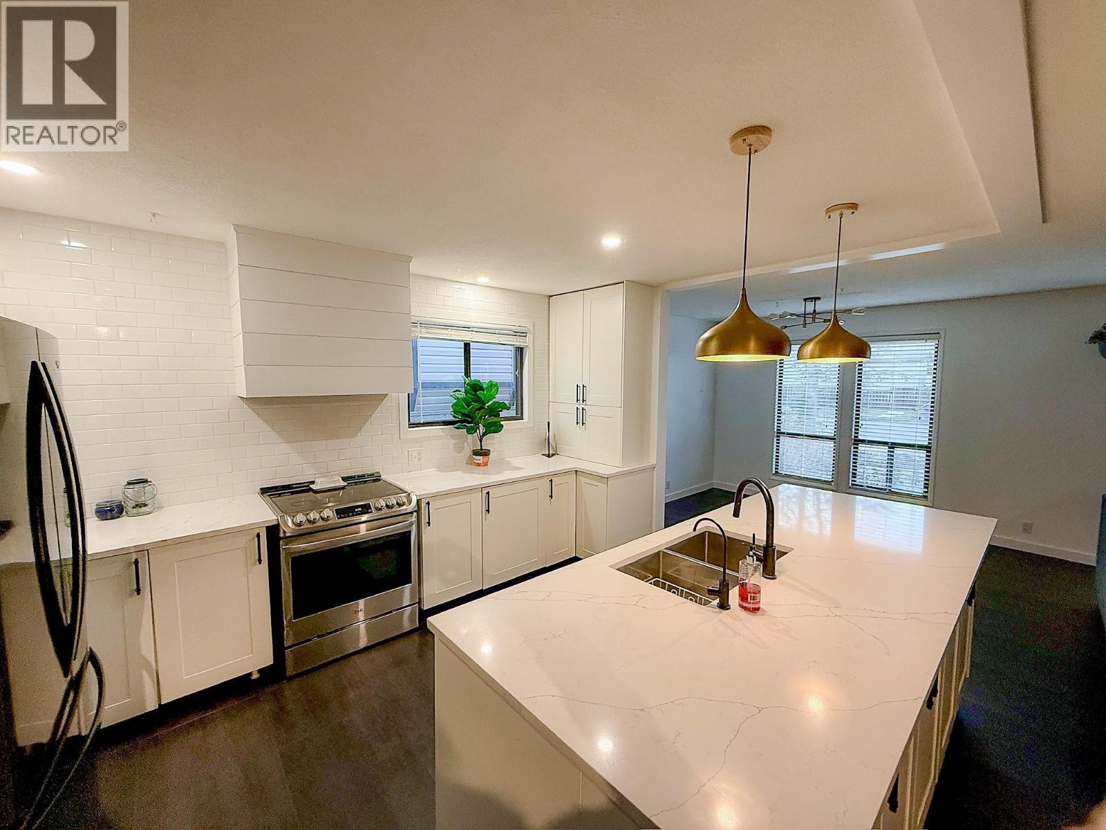 10728 18 Street, Dawson Creek