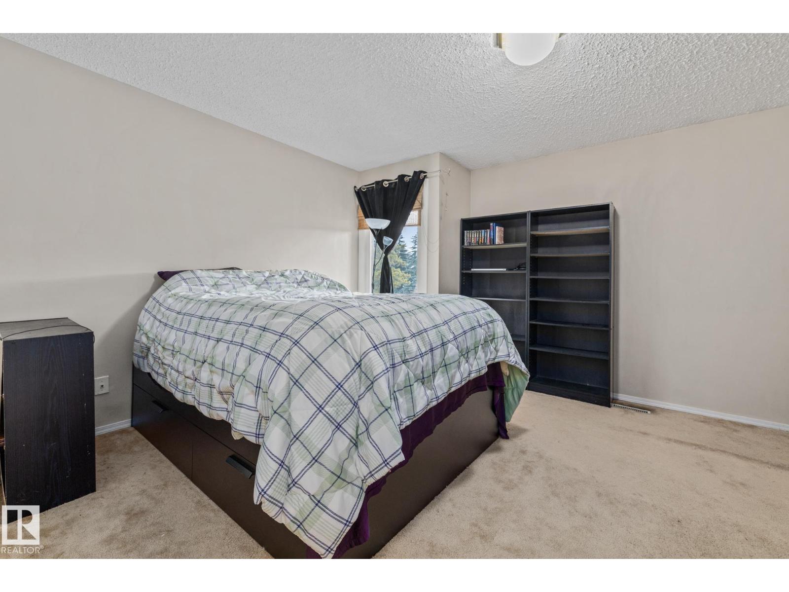 11960 145 AV NW, Edmonton
