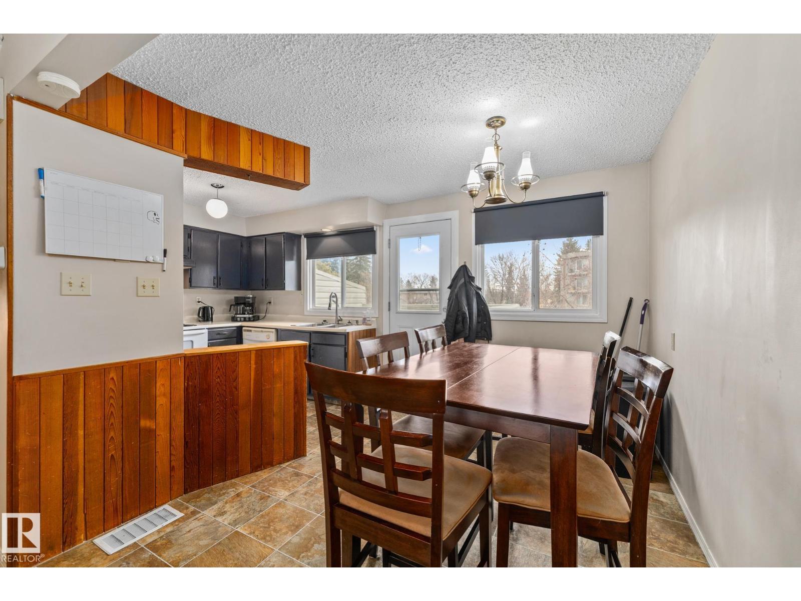 11960 145 AV NW, Edmonton