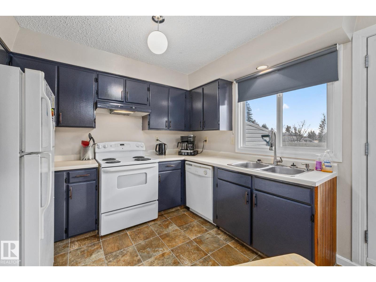 11960 145 AV NW, Edmonton