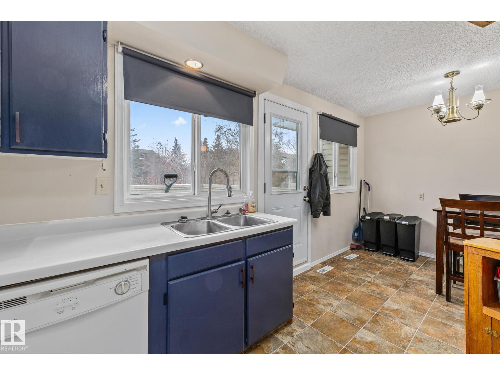 11960 145 AV NW, Edmonton