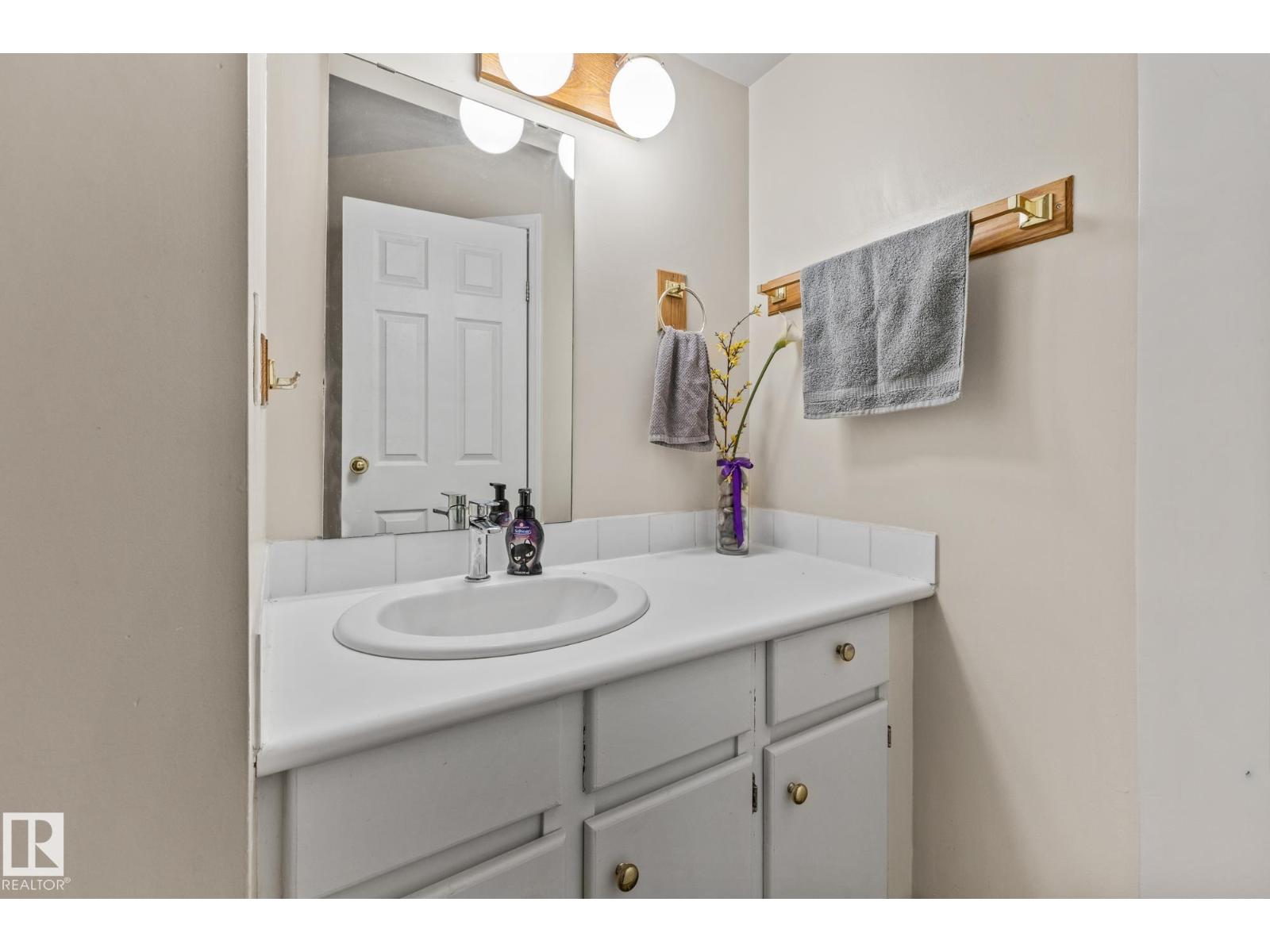 11960 145 AV NW, Edmonton