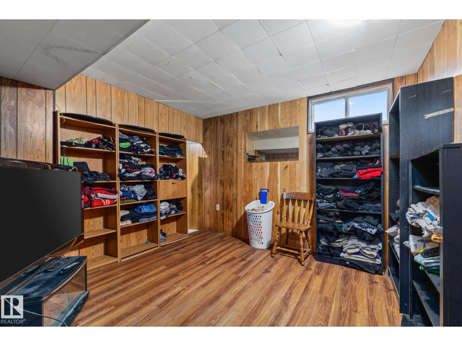 11960 145 AV NW, Edmonton