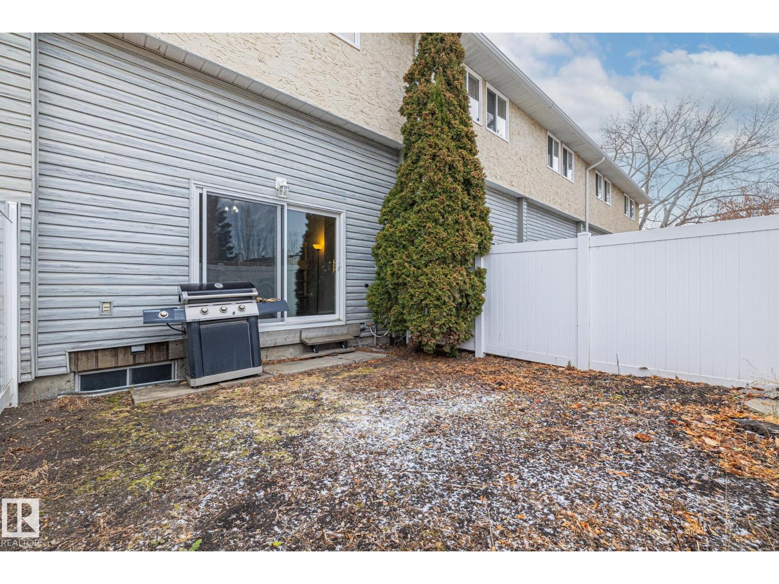 11960 145 AV NW, Edmonton