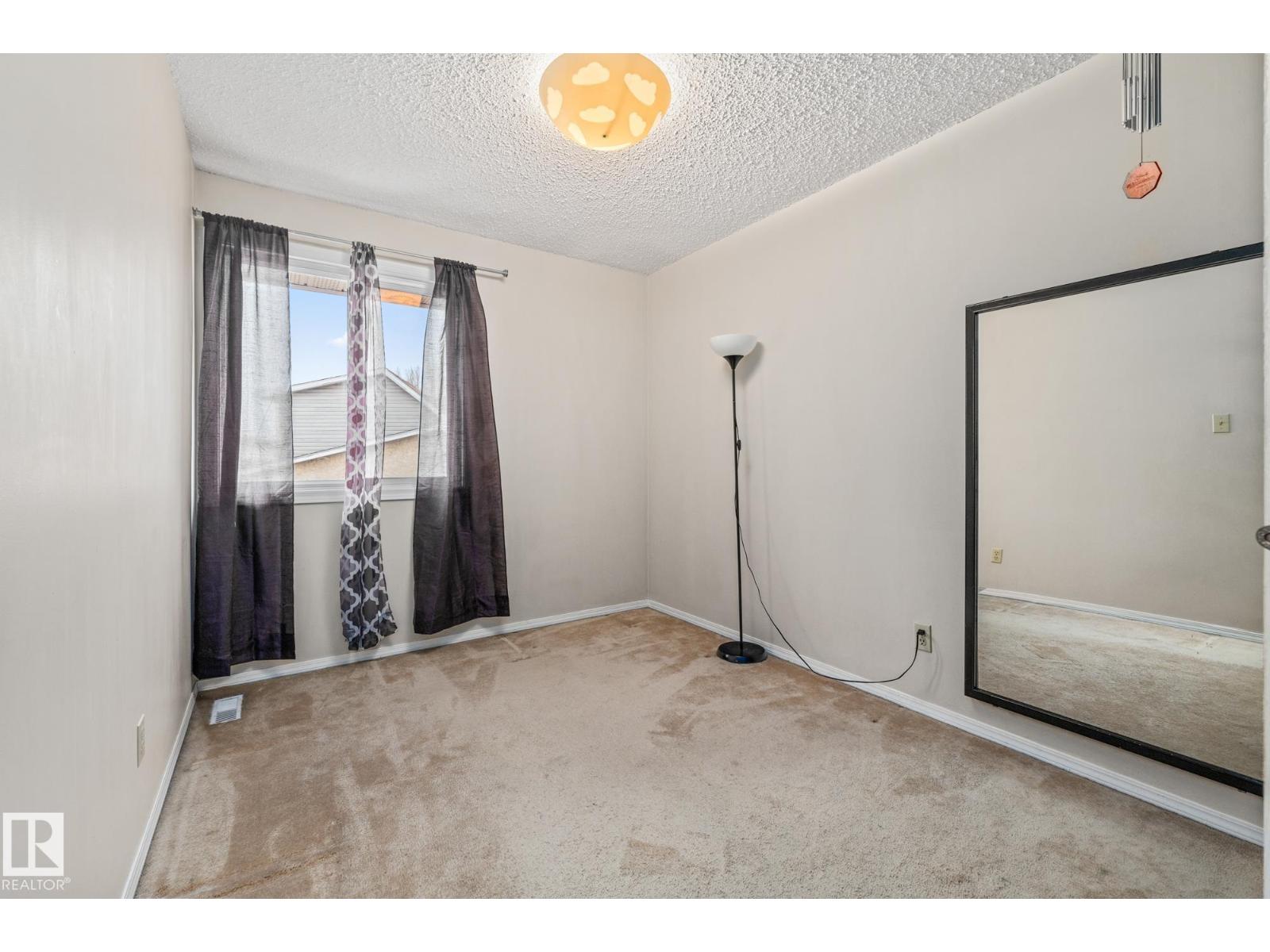 11960 145 AV NW, Edmonton